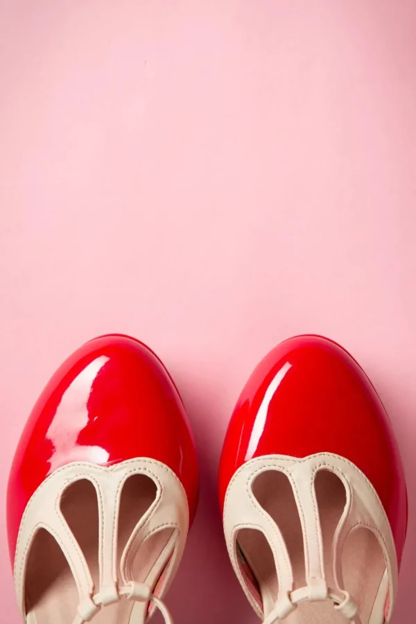 Betty Pumps In Rood-Banned Retro Shop