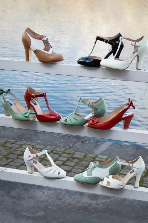 June Effortlessly Elegant Lakpumps In Vurig Rood-Lola Ramona u2665 Topvintage Sale