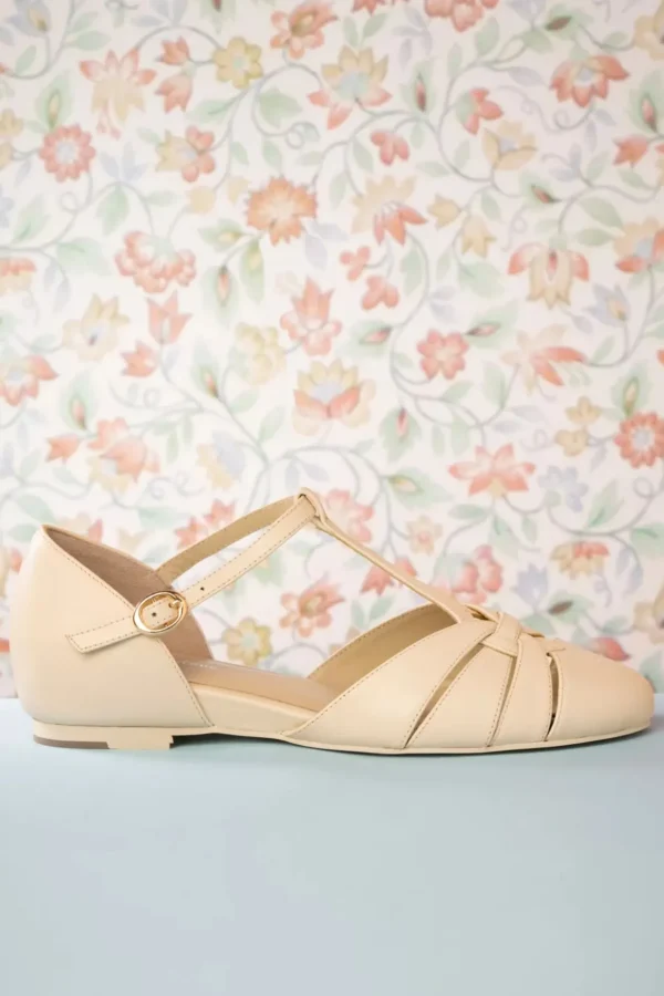 Montpellier Flats Met T-Strapjes In Creme-Charlie Stone Cheap